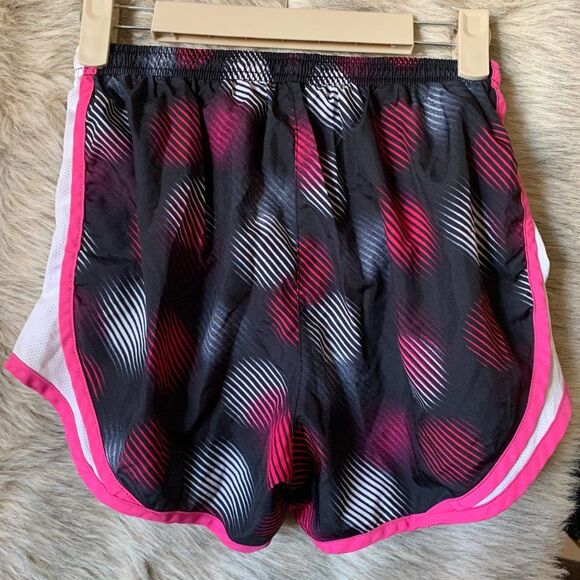 XS nike dri fit polka dot shorts - Picture 3 of 3